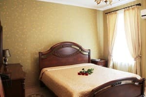 Готель Європейський. Делюкс двомісний №4 1