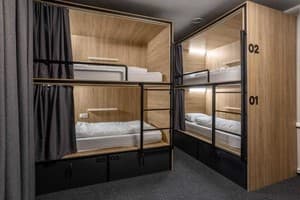 Хостел Kyiv hostel & hotel . Место в женском 8-местном номере  1