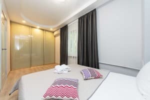 Квартира двухкомнатная на бульваре Леси Украинки 20. Апартаменты 4-местный 206 4